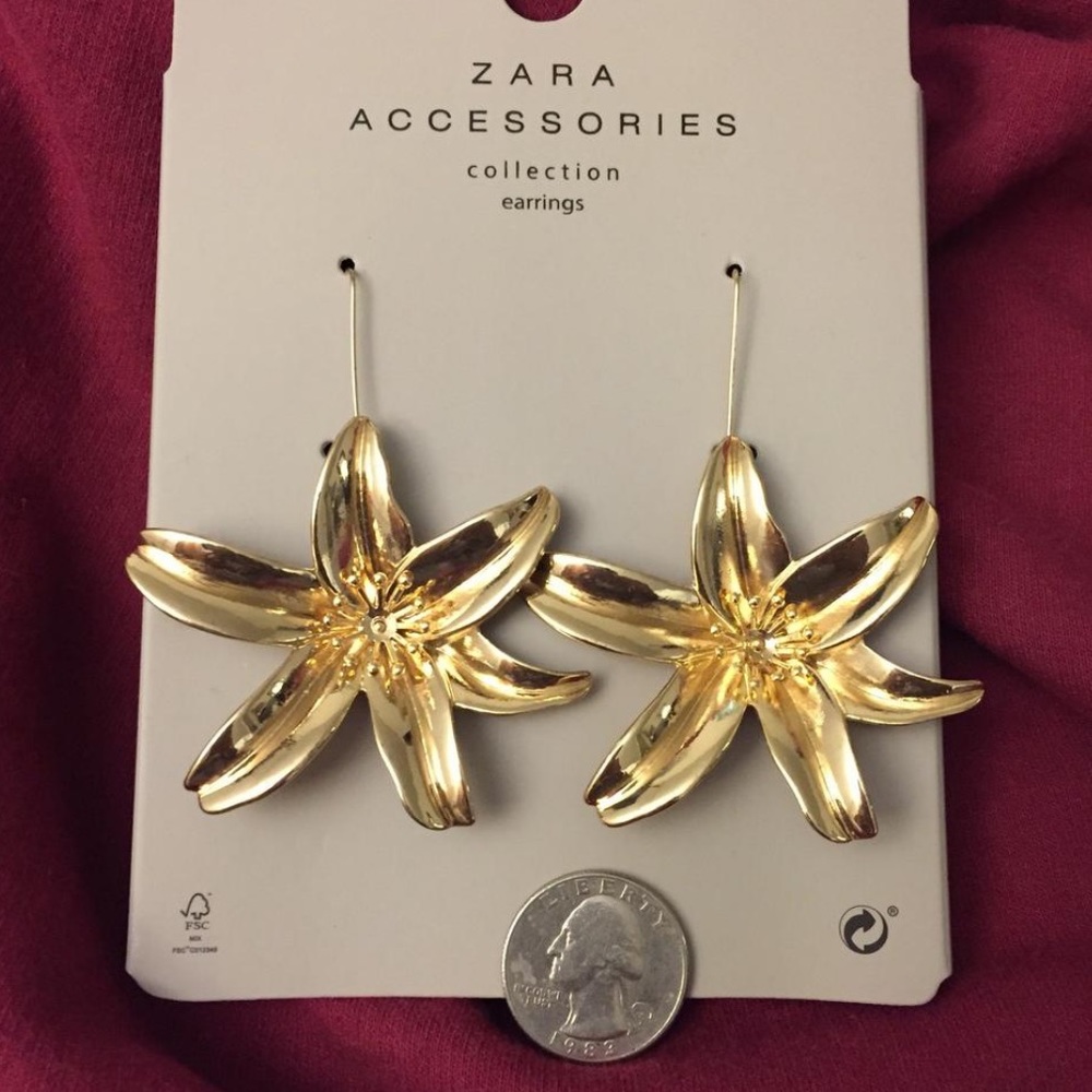 new • 2/$35 || ZARA Big Flower Statement Earrings - Picture 6 of 6
